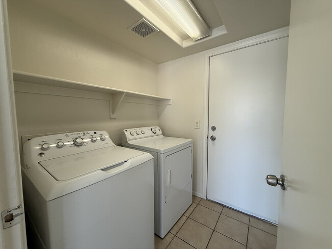 Building Photo - Updated 3-Bedroom Home with Vaulted Ceilin...