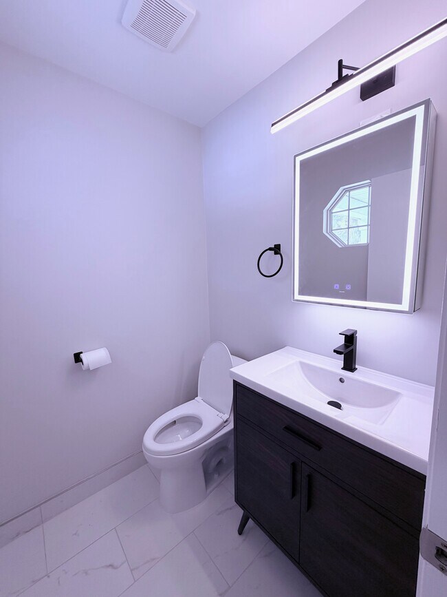 Building Photo - 2741 Odlum Dr