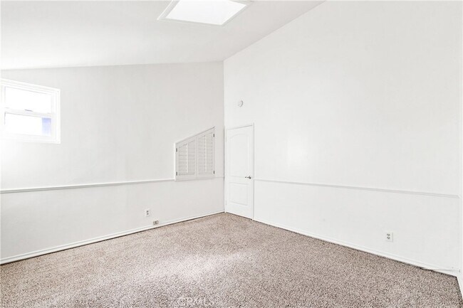 Building Photo - 16293 Wayfarer Ln