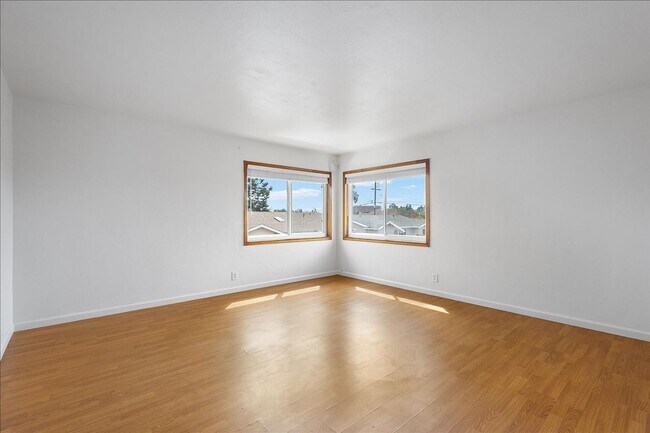 Building Photo - 92 Maitland Dr