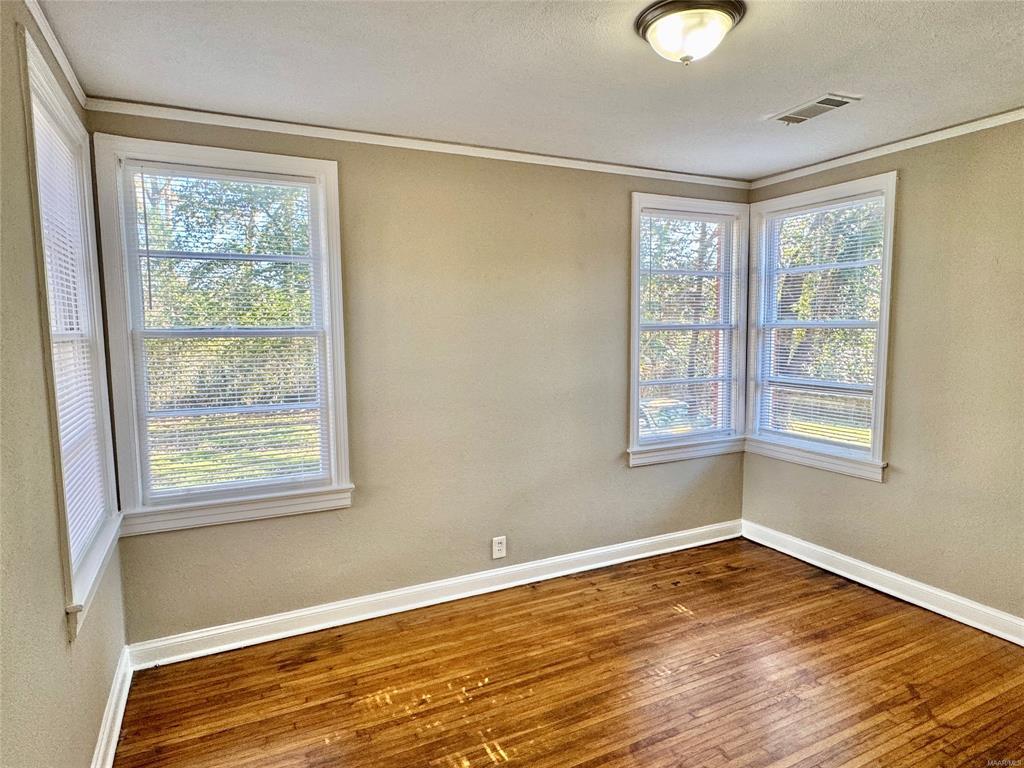 Building Photo - 115 Oak Forest Dr