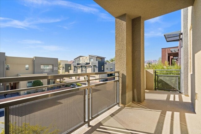 Building Photo - Resort-Style Living in a Modern 2 Bedroom Gated, 2 Pools, Home