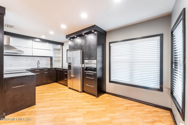 Building Photo - 1800 The Greens Way