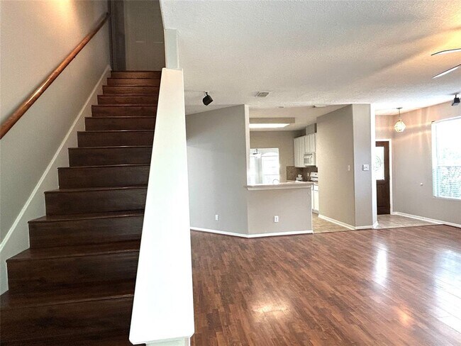 Building Photo - 18562 Carousel Creek Ct