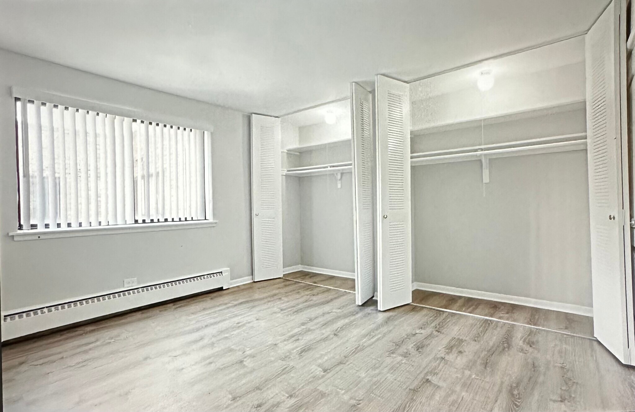 Building Photo - 5531 N Kenmore Ave