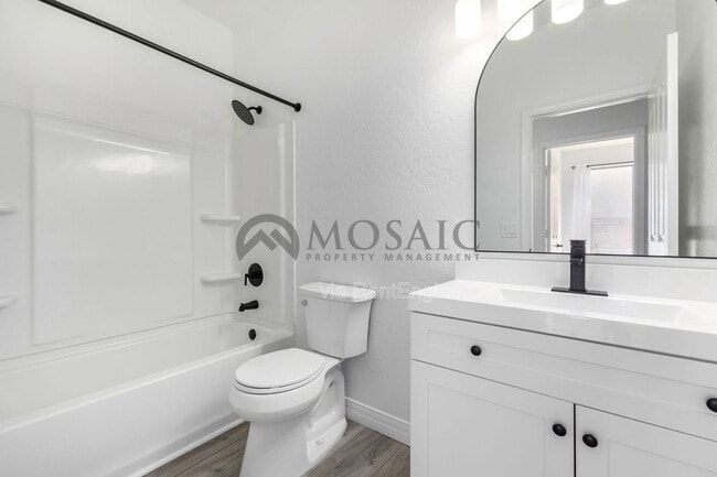 Building Photo - 4287 E Del Rio St