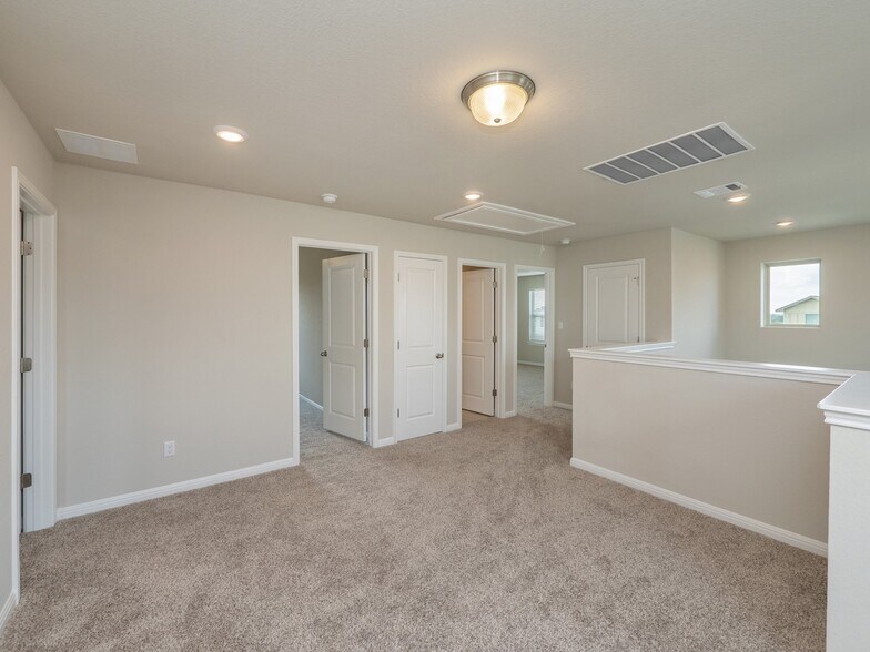 Building Photo - 120 Serpens St