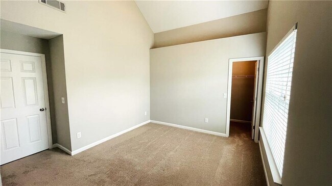 Building Photo - 1215 Grey Rock Way