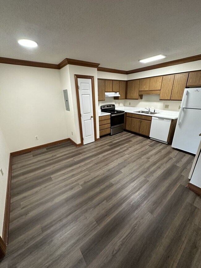 Building Photo - 2 Bedroom 2 Bathroom Condo!