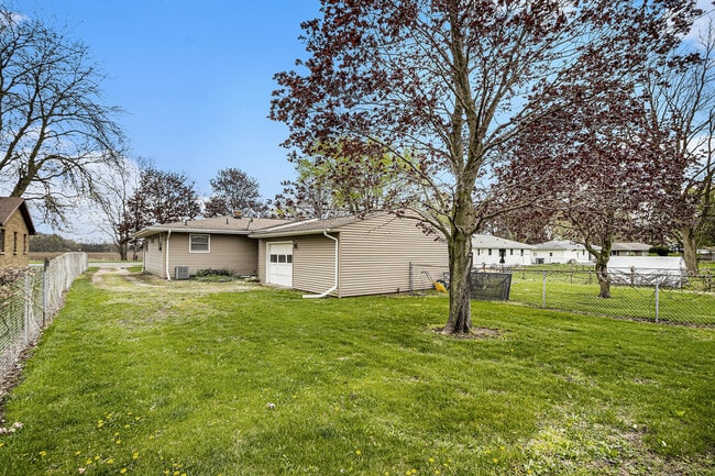 Building Photo - 11720 Portage Rd