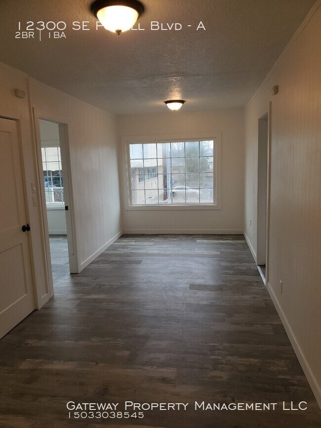 Primary Photo - 12300 SE Powell Blvd. Unit A