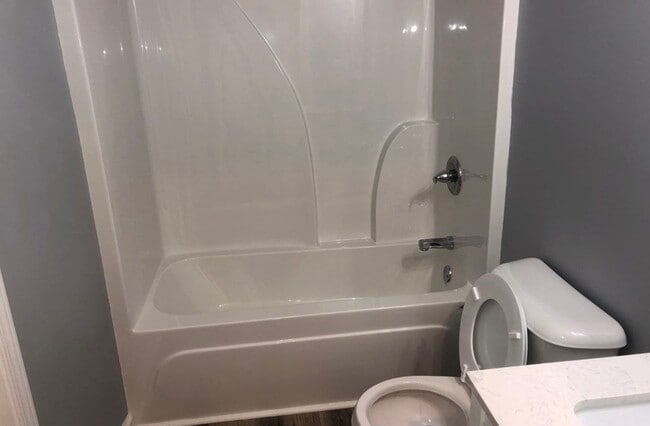 Building Photo - 101 N Glynn St