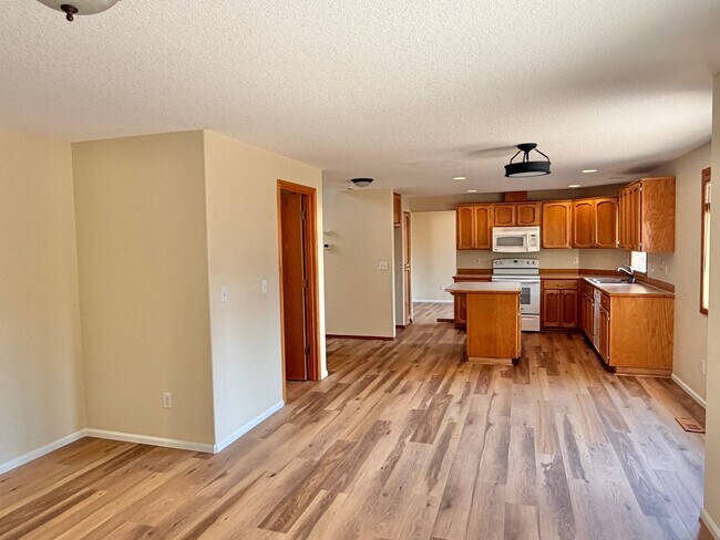 Building Photo - Great Home on Culdesac !!!