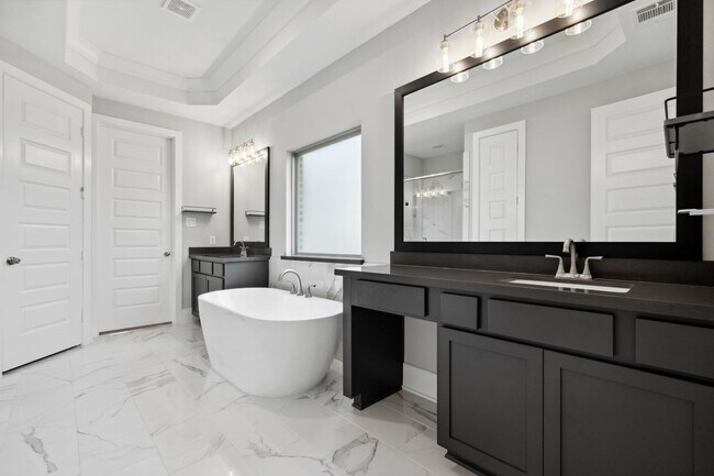 Building Photo - 863 Sarasota Shore Dr