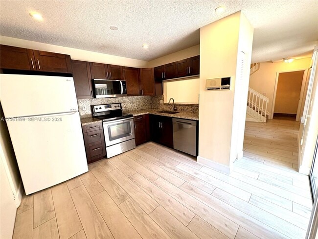 Building Photo - 11196 Longboat Dr