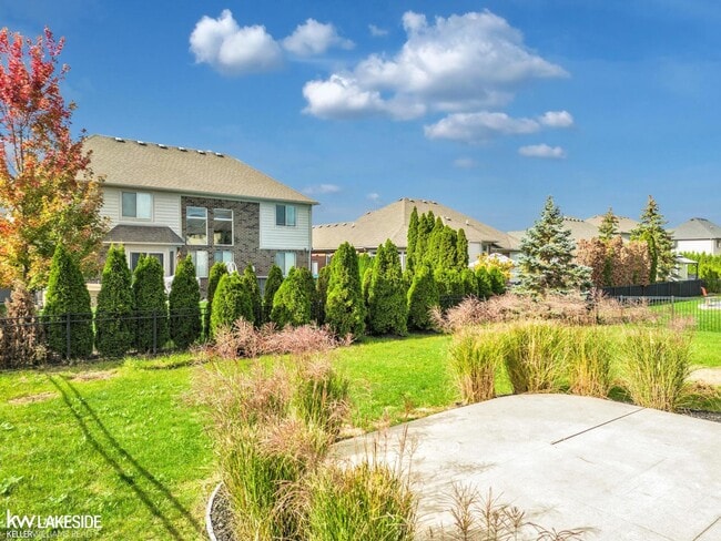 Building Photo - 45431 Pentwater Dr