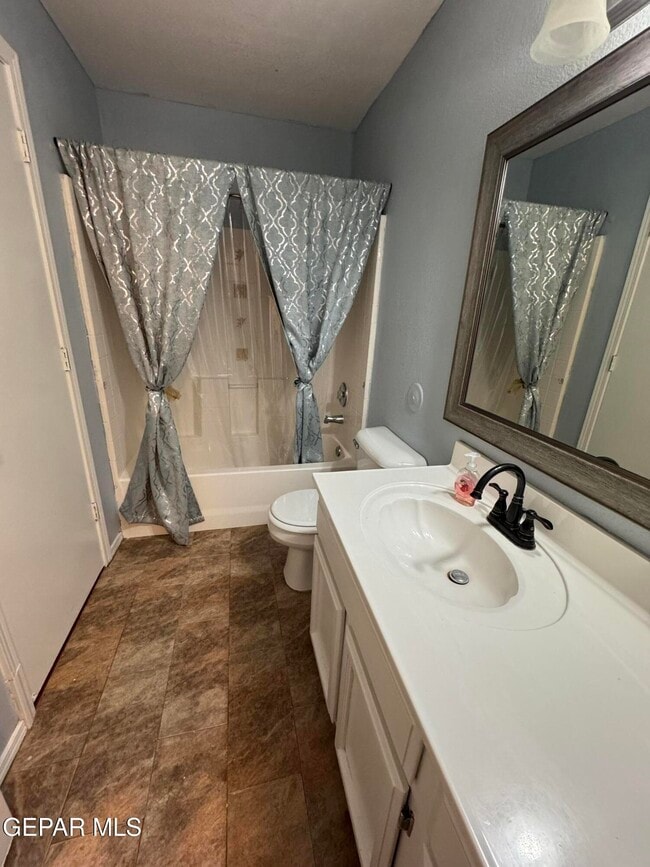 Building Photo - 3033 Tierra Humeda Dr