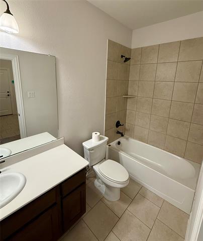 Building Photo - 204 Flower Ridge Dr