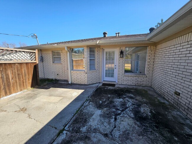 Building Photo - 914 S Tenth Street