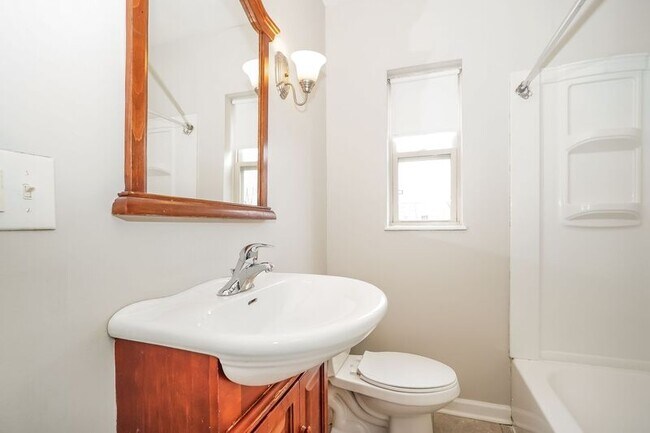 Building Photo - 1048 Berkeley Rd