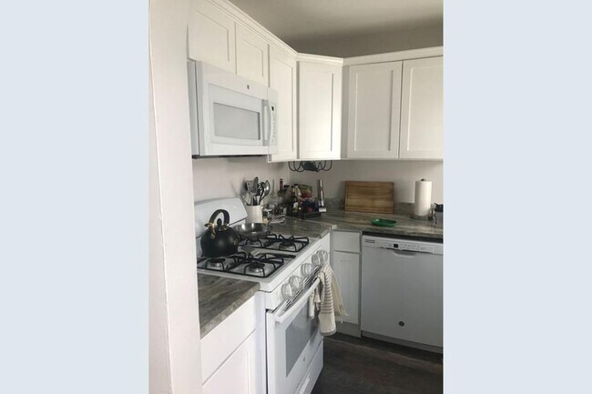 Building Photo - 90 Winthrop Shore Dr