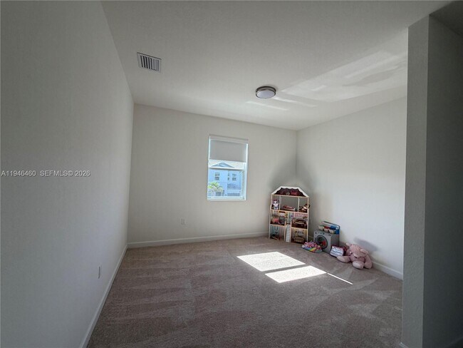 Building Photo - 145 SW 184th Ave