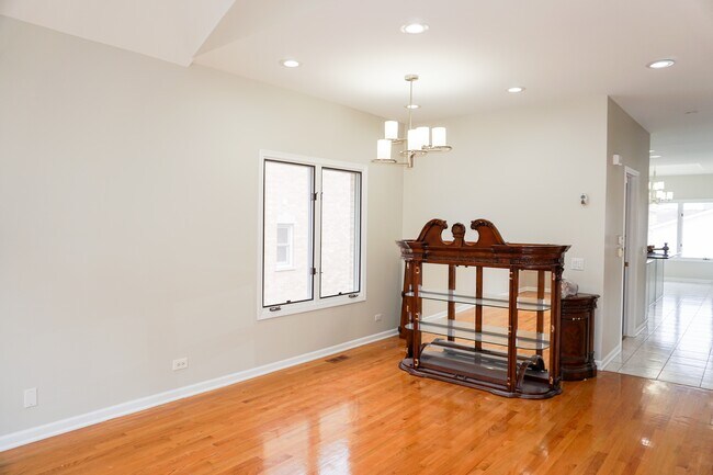 Building Photo - 4851 N Oketo Ave