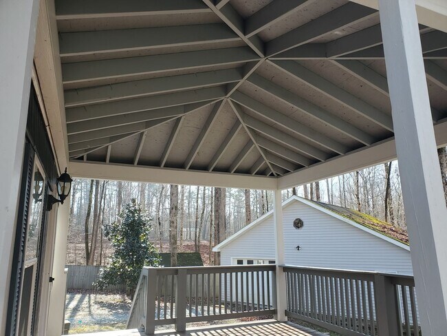 Building Photo - Ready to Move in