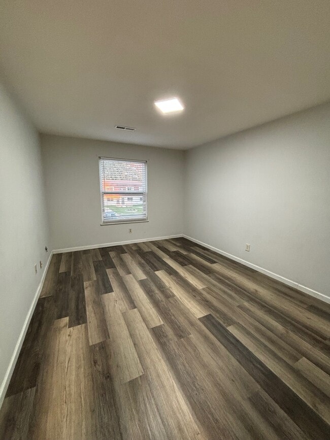 Building Photo - 2709 Center St