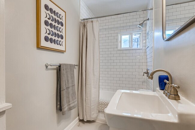 Building Photo - 601 S Pennsylvania St