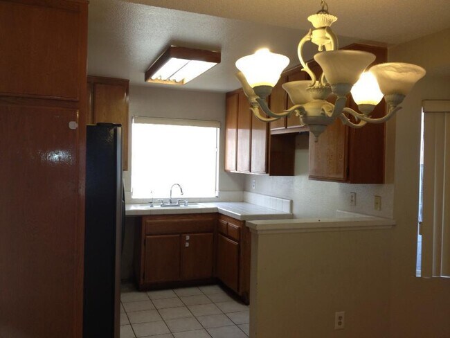 Building Photo - Charming 2-Bed, 2-Bath Pool Home with Fireplace & 2-Car Garage in Quiet Colton Neighborhood