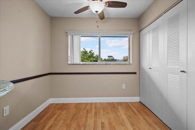 Building Photo - 4734 Lucerne Lakes Blvd E