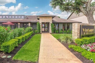 Building Photo - 1700 Seaspray Ct
