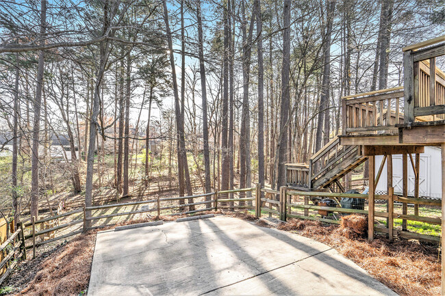 Building Photo - 2045 Trowbridge Ct
