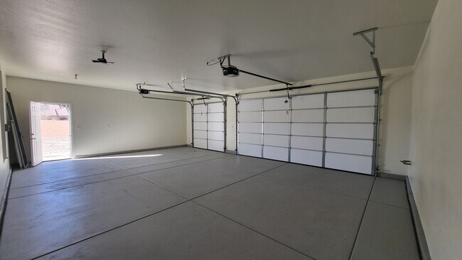 Building Photo - 6801 Sandpebble St