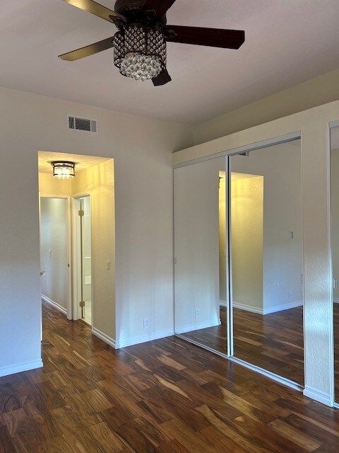 Building Photo - 2601 S Broadmoor Dr