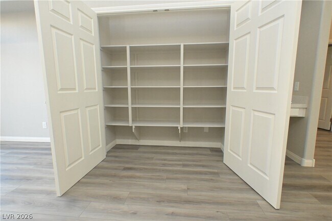 Building Photo - 7256 Winding Creek Dr