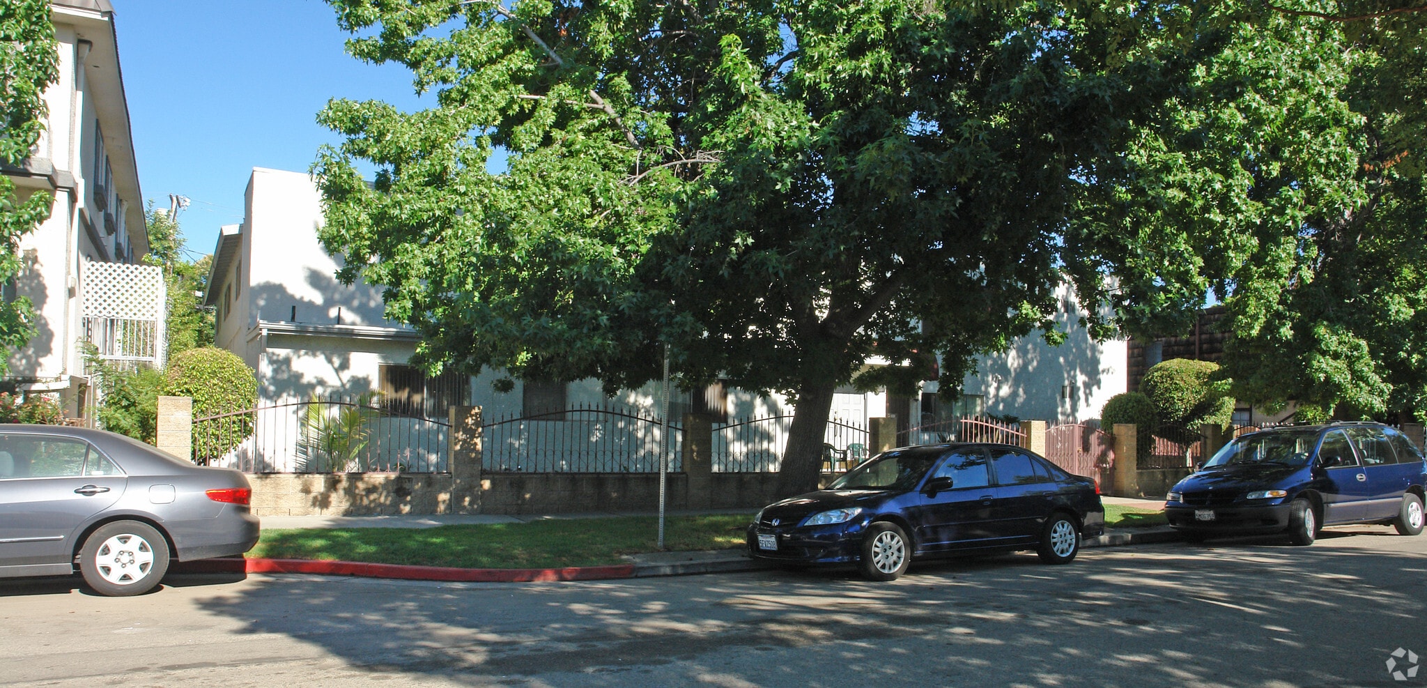 Building Photo - 4501 Vista Del Monte