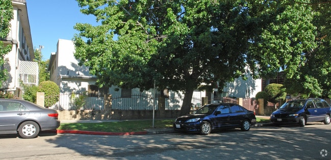 Building Photo - 4501 Vista Del Monte