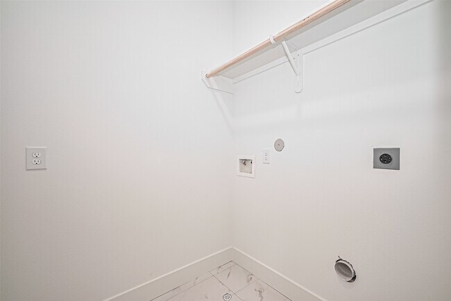 Building Photo - 6023 Maybell St