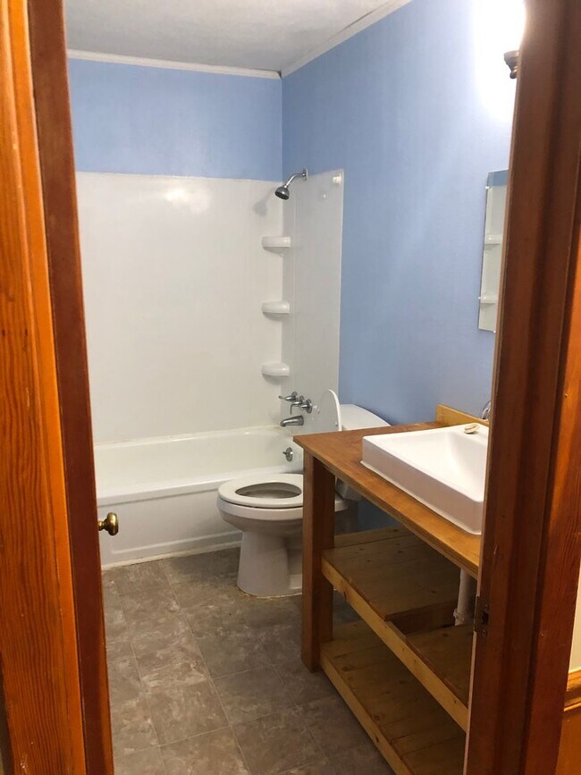 Building Photo - Charming Single-Story Home on a Spacious Lot