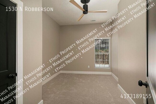 Building Photo - 1530 N Robberson-