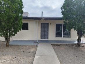 Building Photo - 4918 Guadalupe Dr