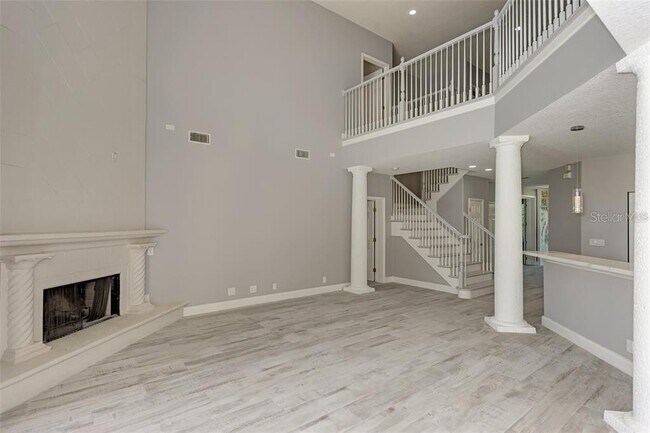 Building Photo - 1648 Bayshore Dr