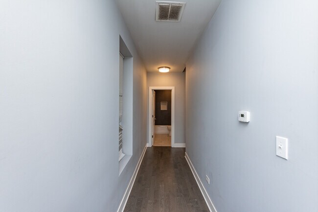 Building Photo - 2024 W Coulter St