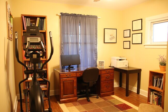 Building Photo - 2034 Warren Rd