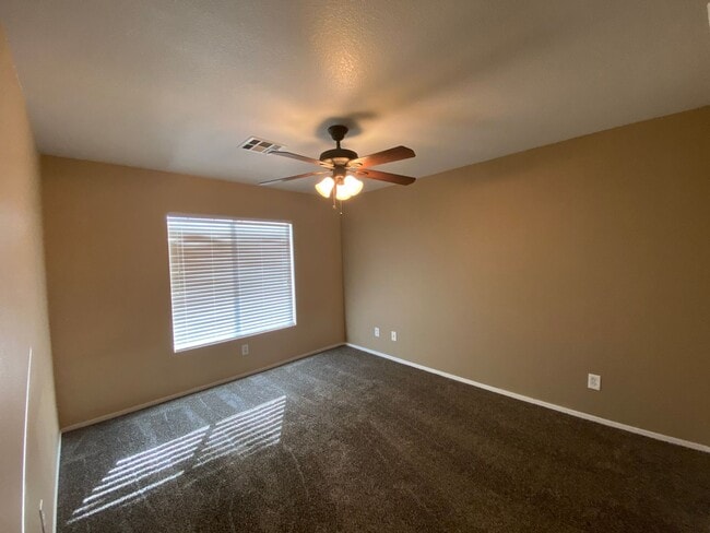 Building Photo - 2 bed townhome in Henderson