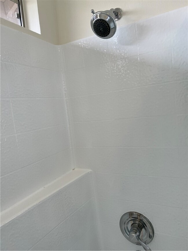 Building Photo - 23401 La Crescenta