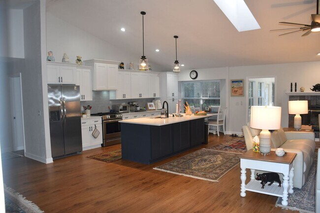 Building Photo - 3/2 Home in The Reserve