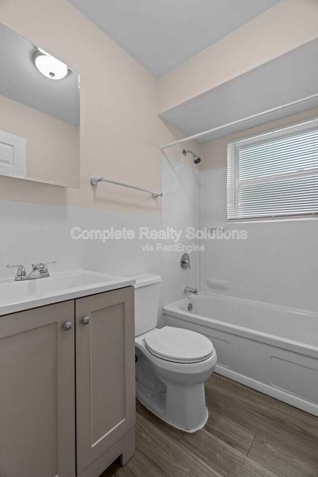 Building Photo - 2323 Woodson Rd